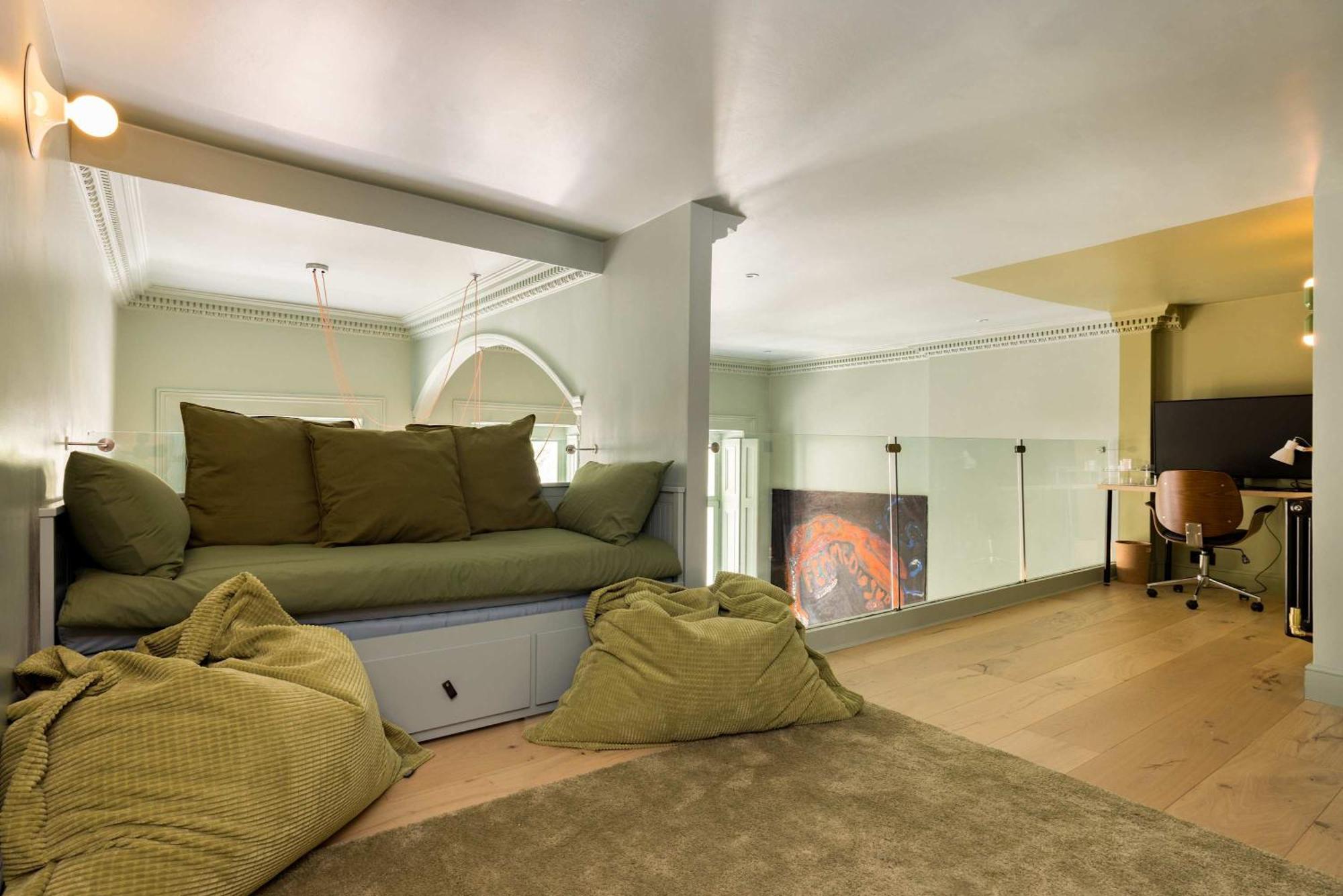 Beautiful Paddington Loft-style London