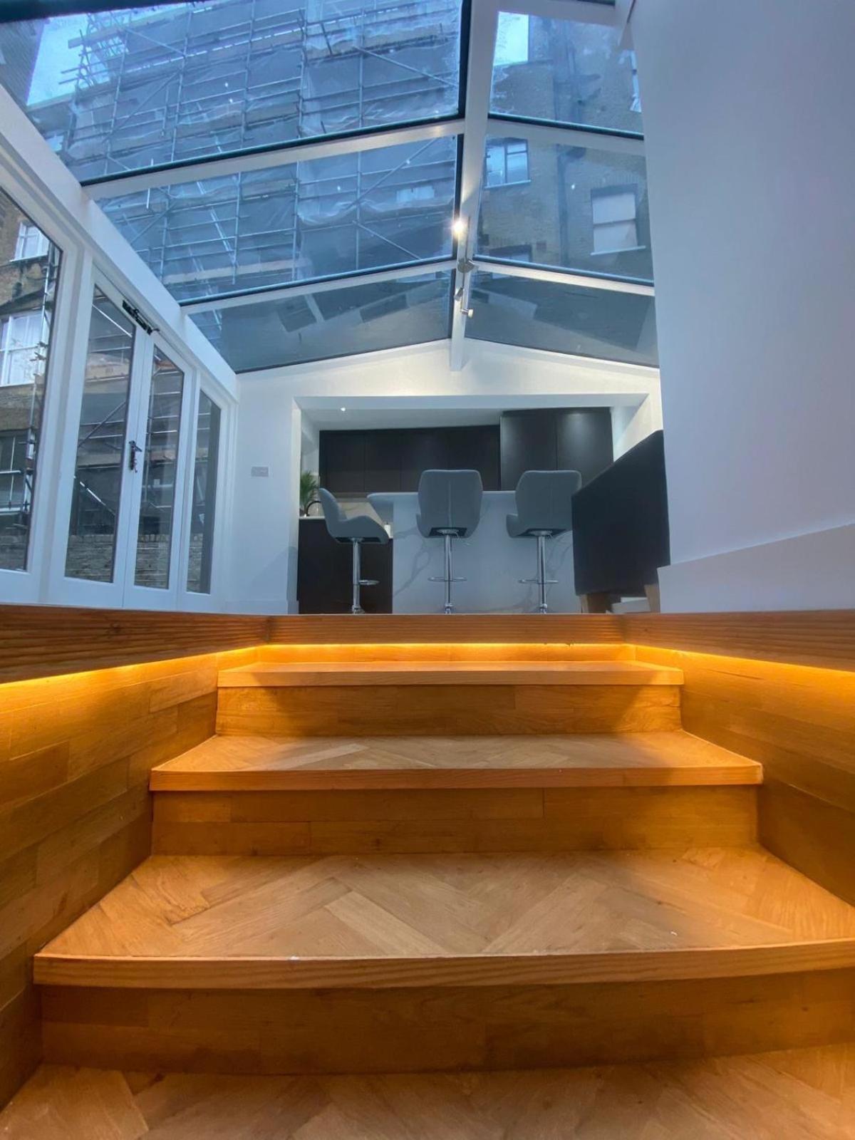 Stylish 2-bedroom Getaway In The Heart Of Chelsea London