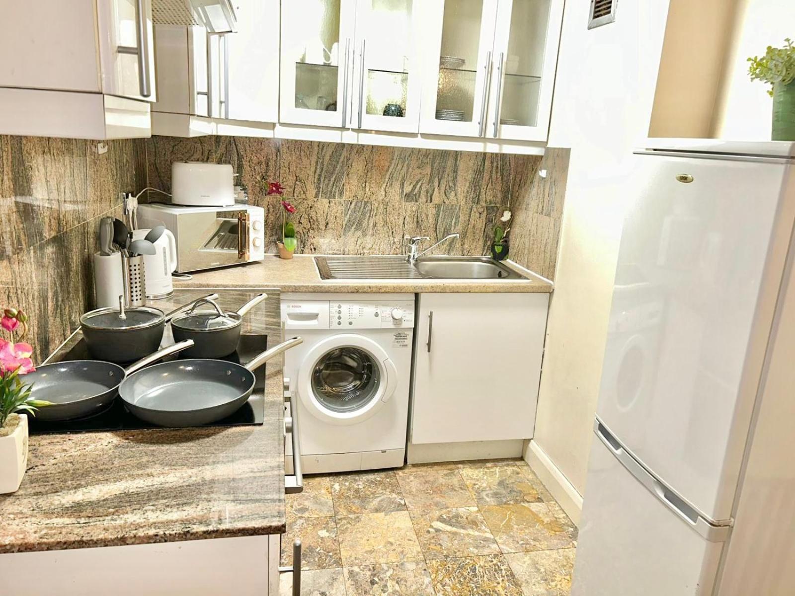 Apartment Beautiful At Cromwell Road *