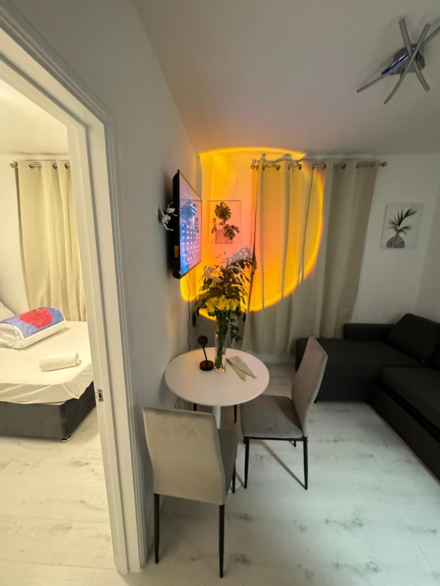 Apartment One Bedroom Flat Victoria London