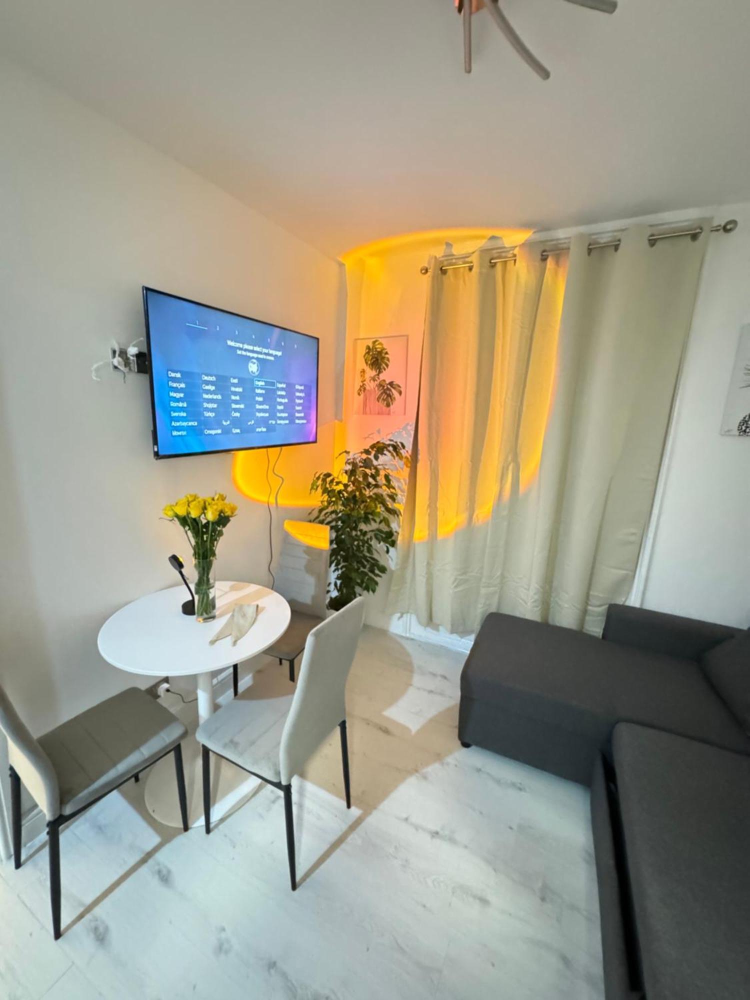One Bedroom Flat Victoria *