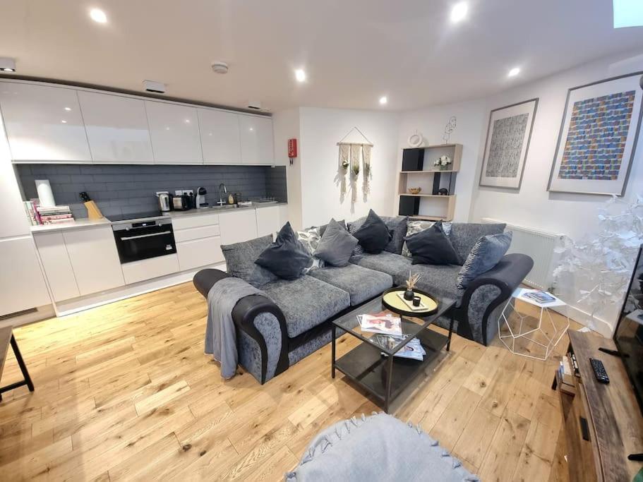 Large Duplex Flat At Bridge Appartement Londen