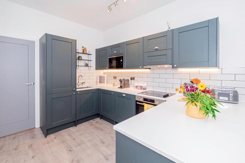 Elegant 2 Beds, 2 Baths Flat With Private Terrace, High-end Finishes And Chic Furnishings *
