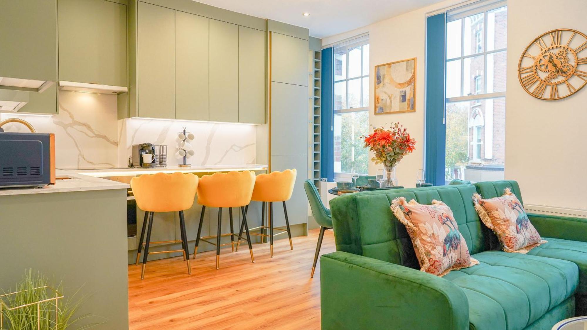 New Luxurious Stunning Block In Apartment