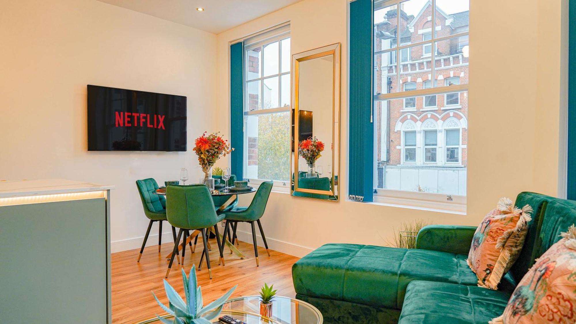 New Luxurious Stunning Block In Apartment London