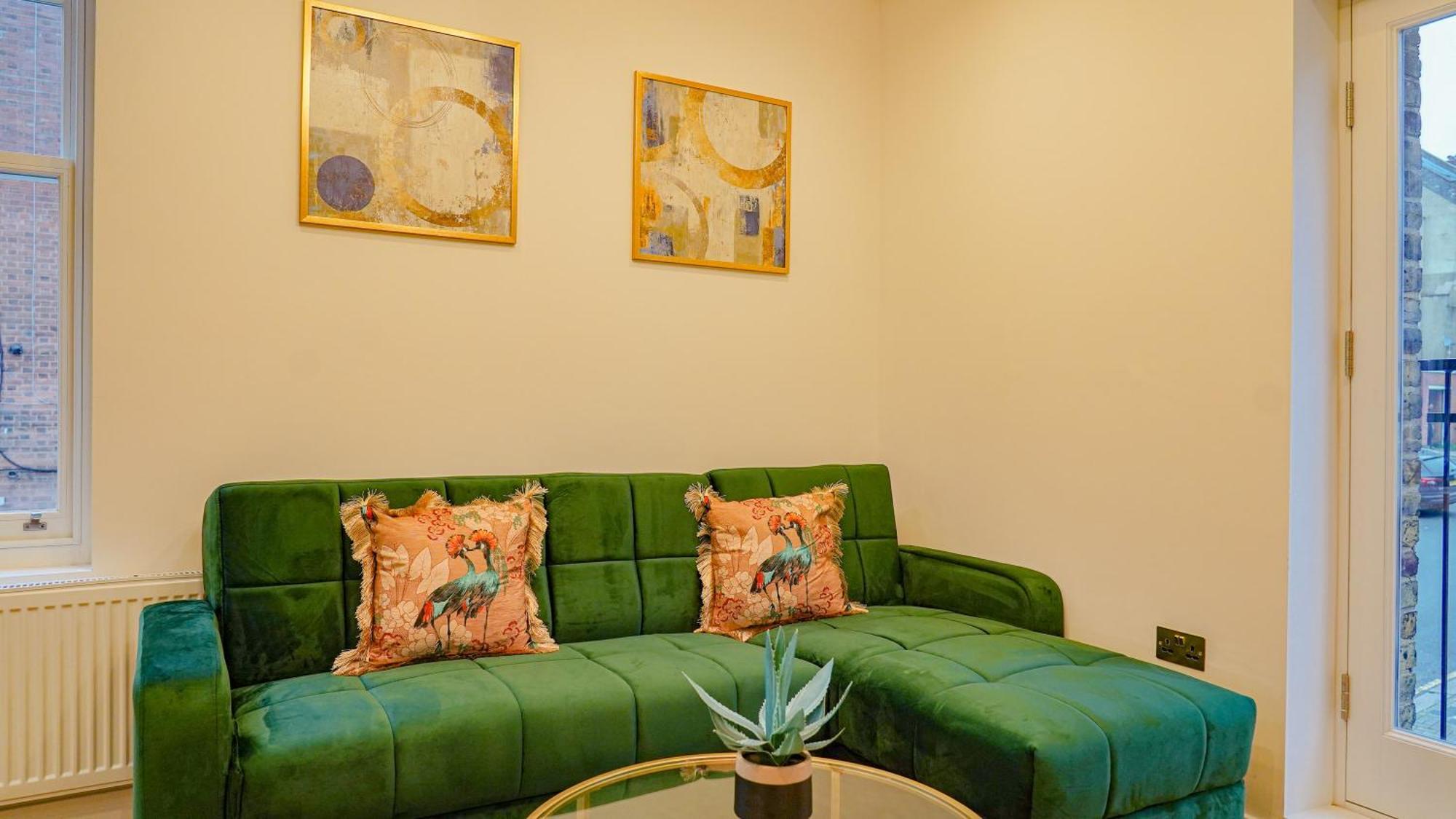 New Luxurious Stunning Block In Apartment