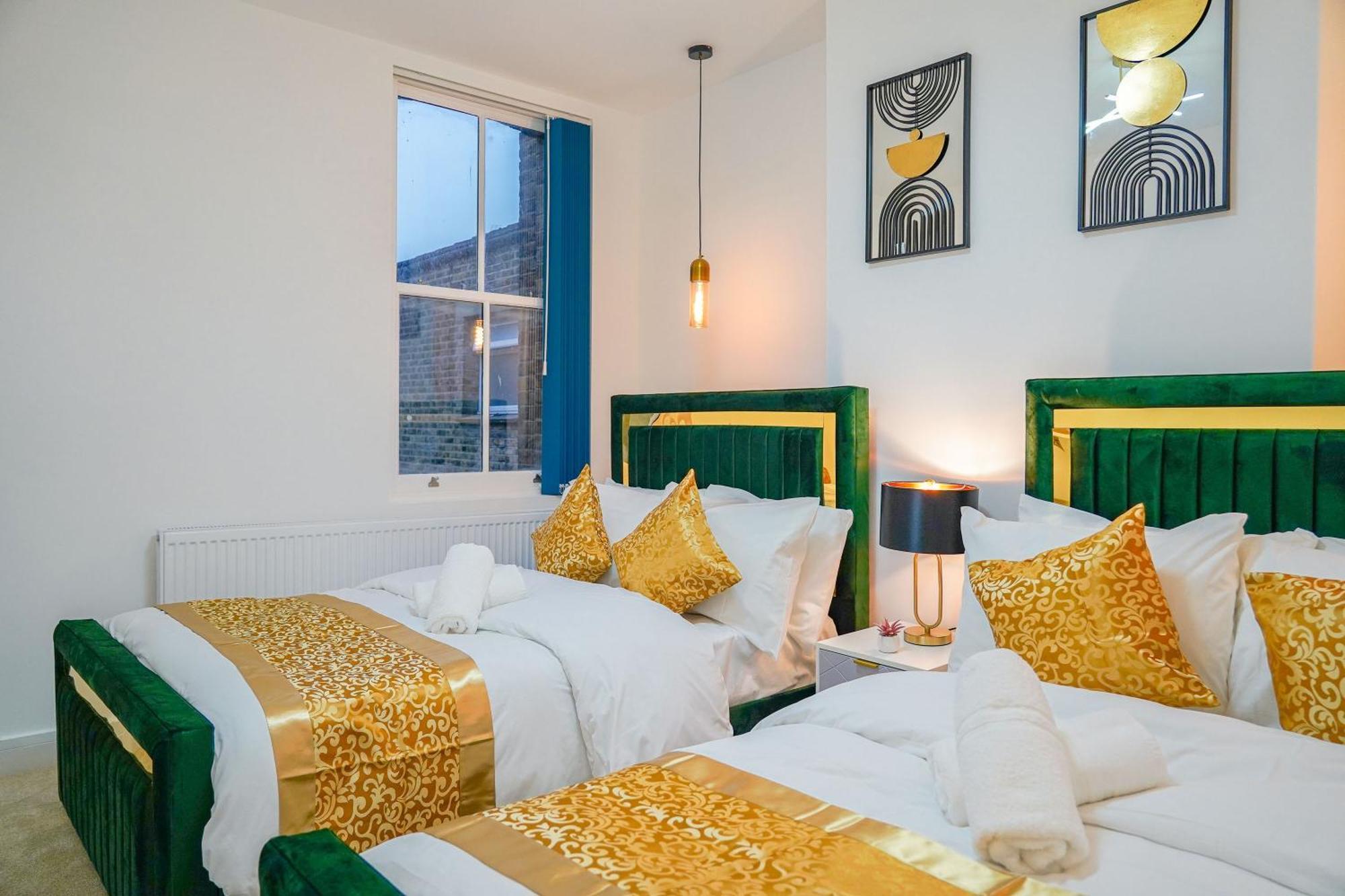 New Luxurious Stunning Block In * London