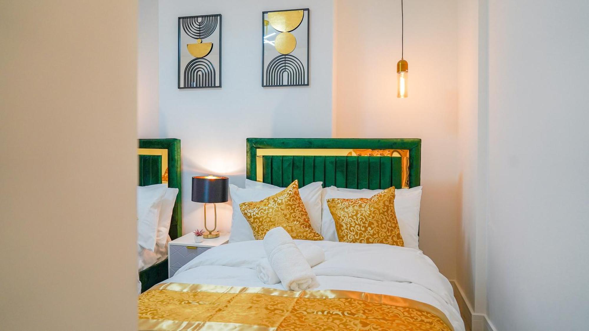 New Luxurious Stunning Block In * London
