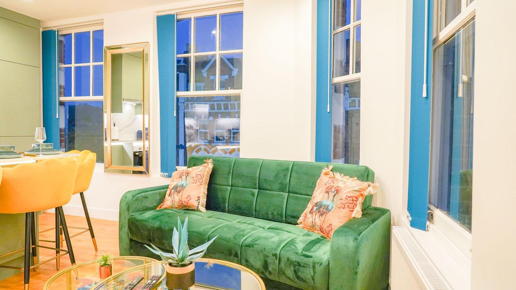 New Luxurious Stunning Block In Apartment