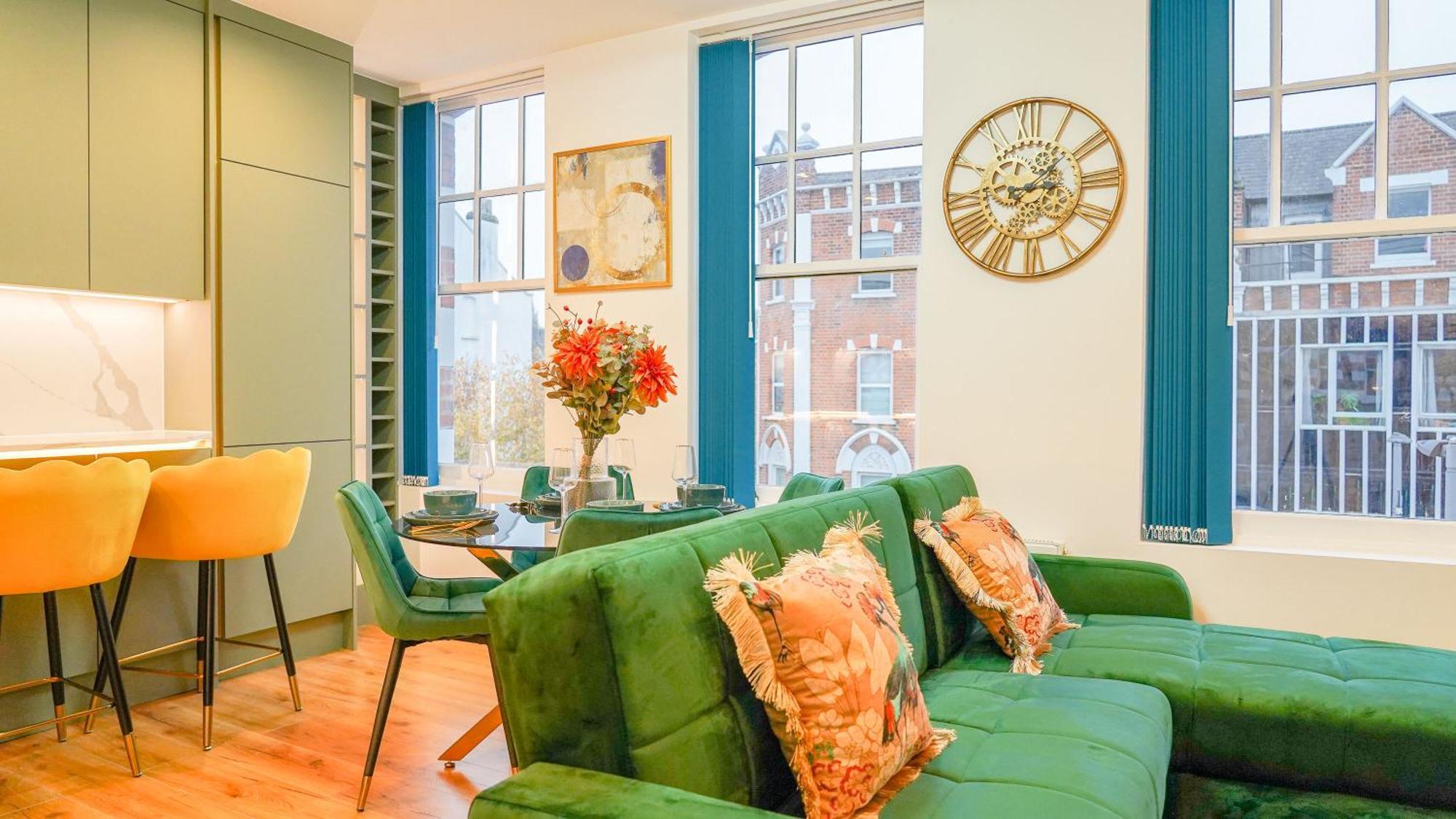 Apartment New Luxurious Stunning Block In