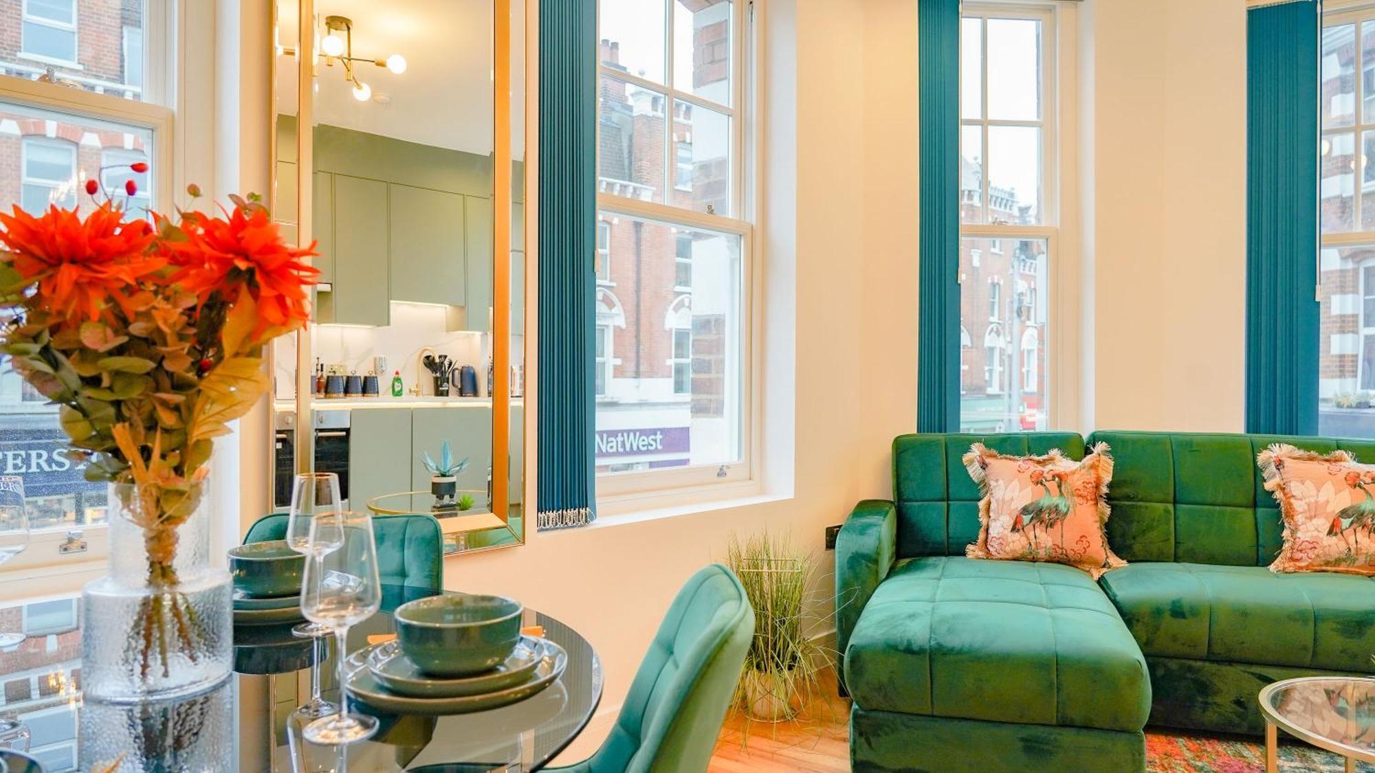 Apartment New Luxurious Stunning Block In