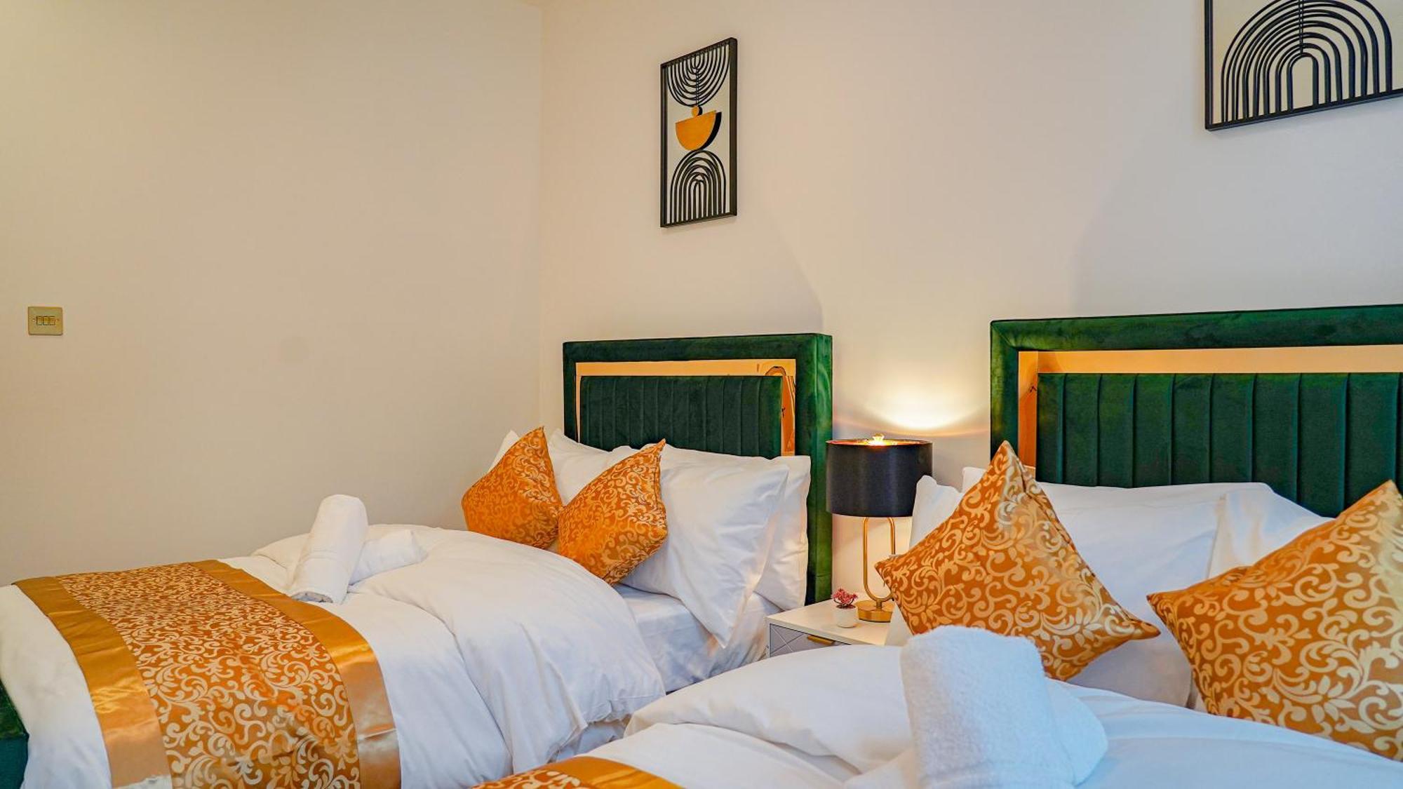 New Luxurious Stunning Block In Apartment London