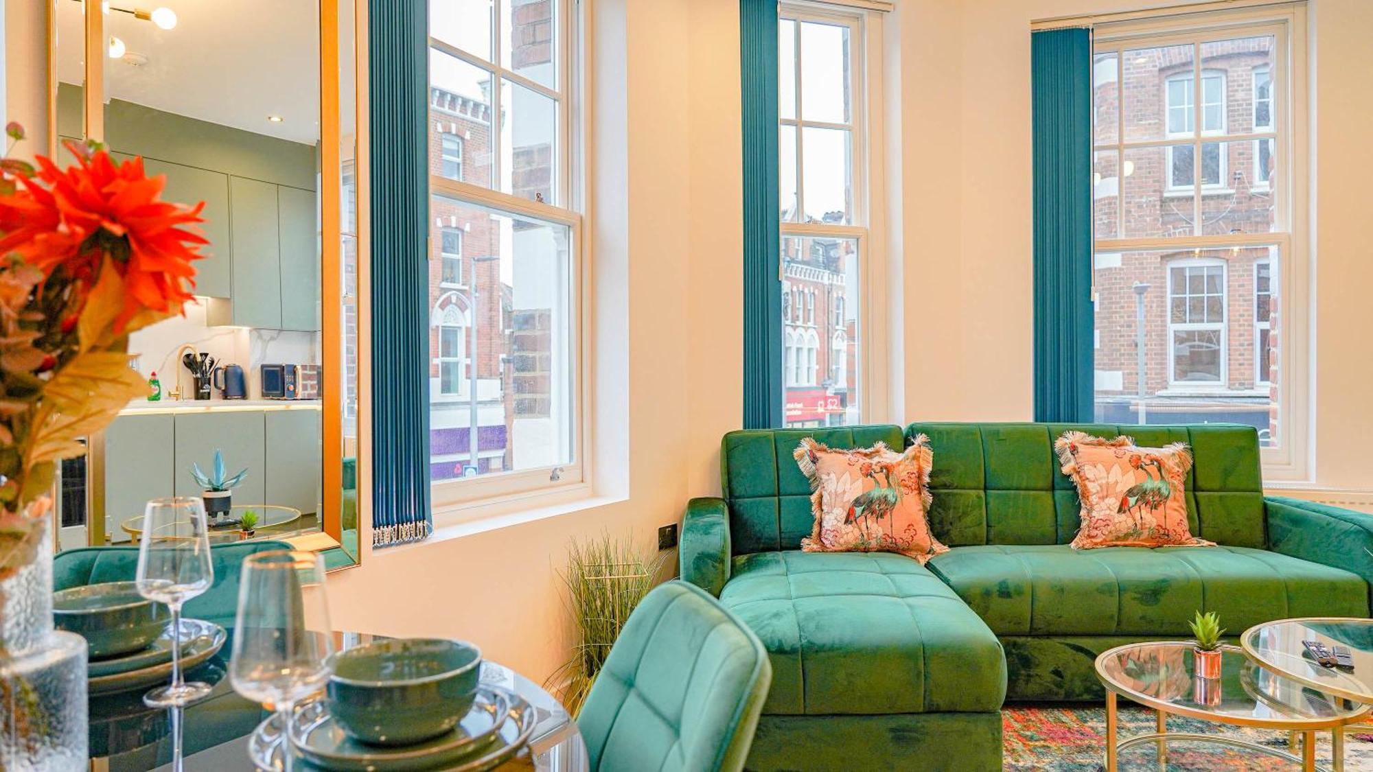 New Luxurious Stunning Block In Apartment London