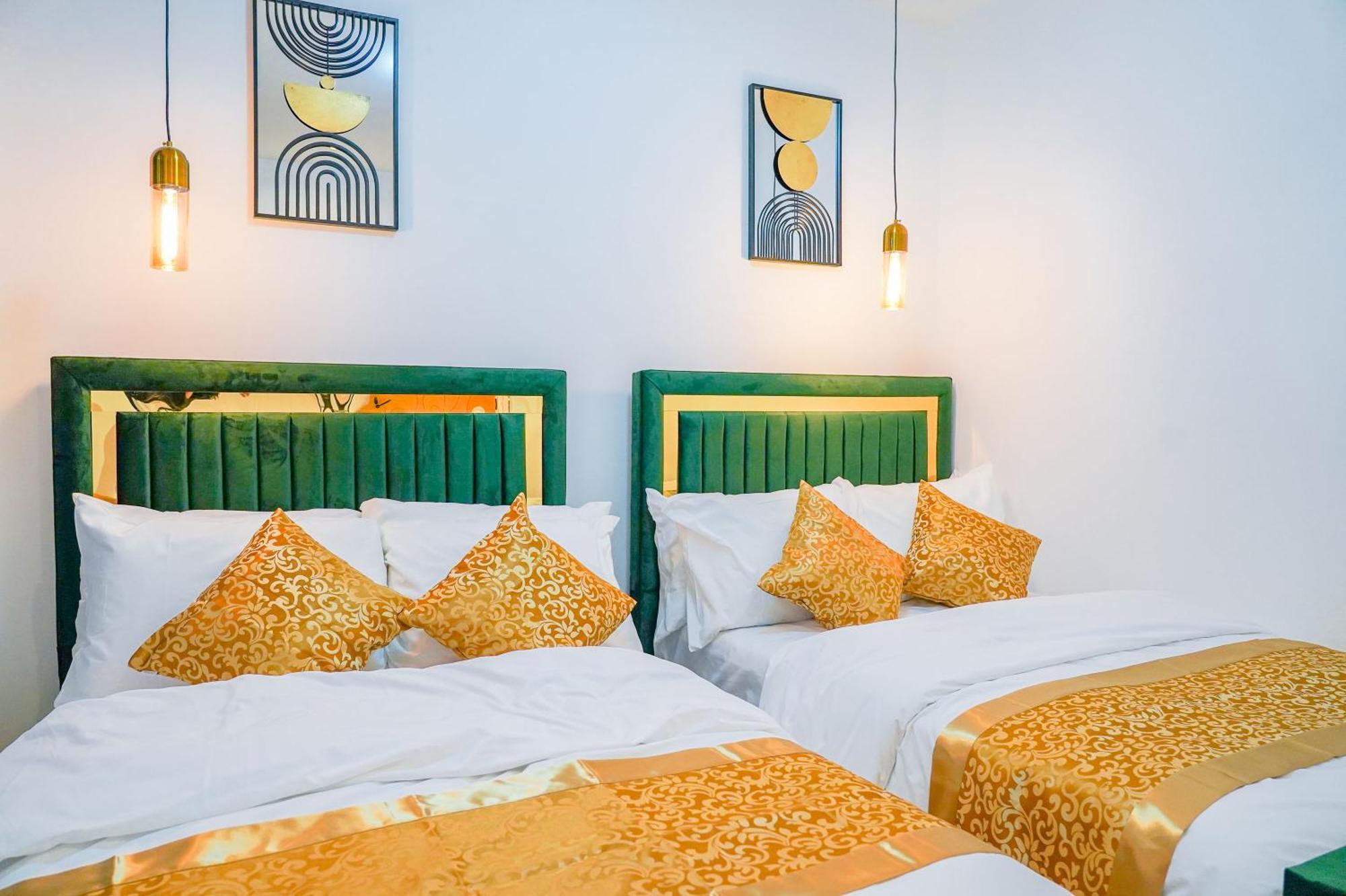 New Luxurious Stunning Block In * London