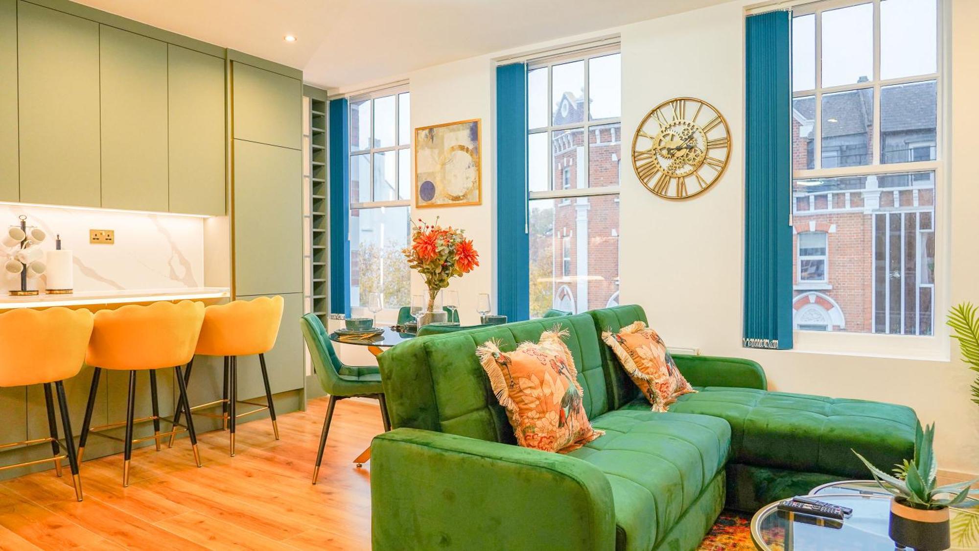 New Luxurious Stunning Block In Apartment
