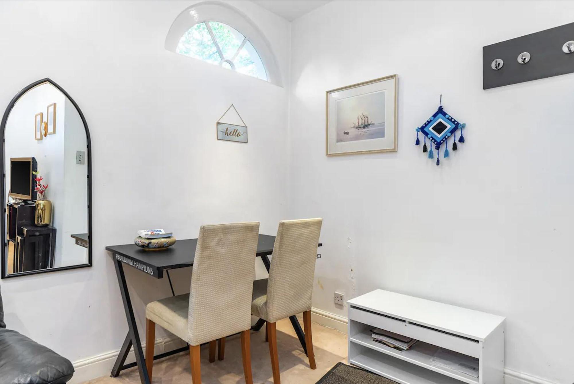Spacious Knightsbridge Flat Apartment London