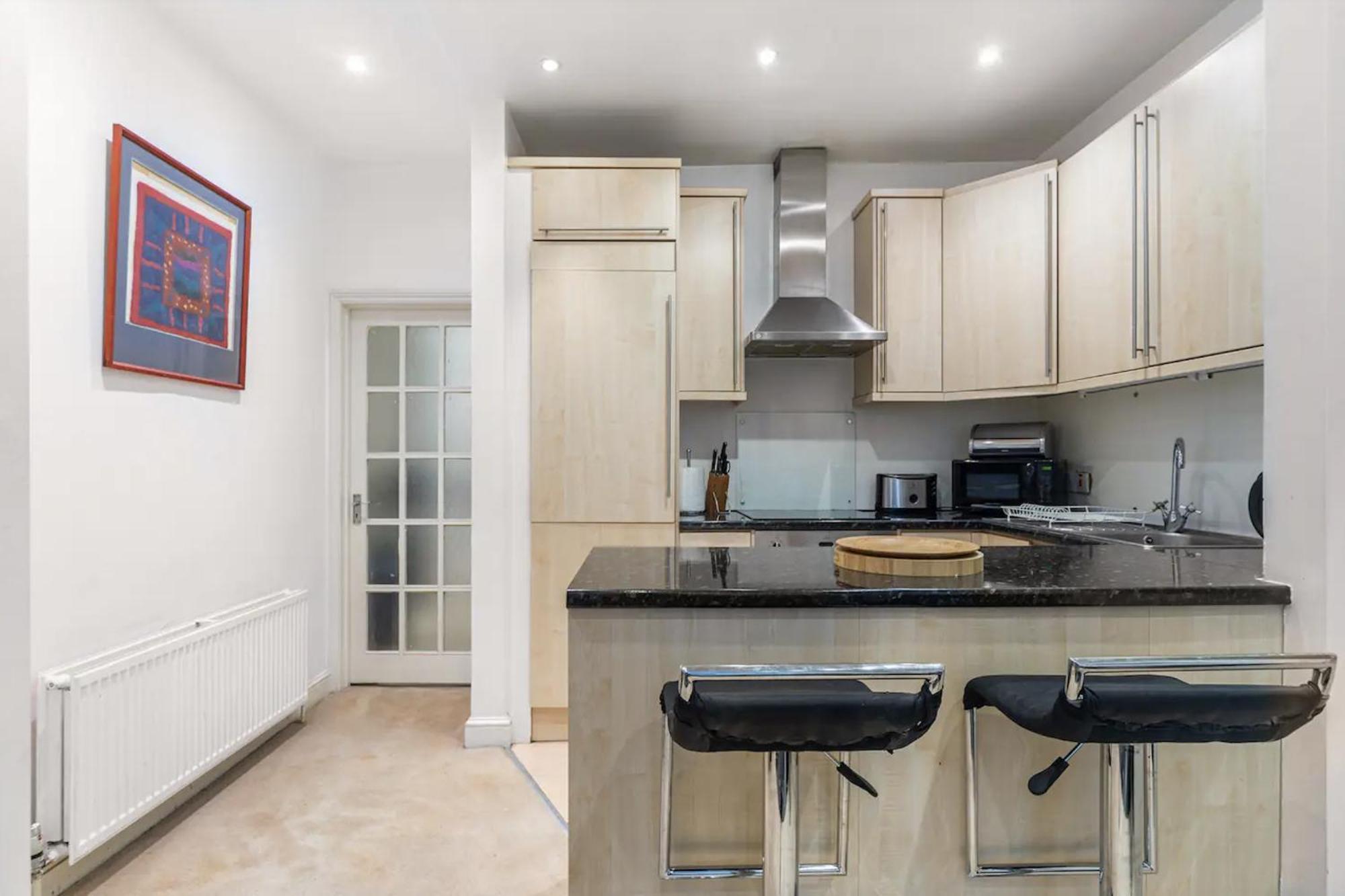 Spacious Knightsbridge Flat London