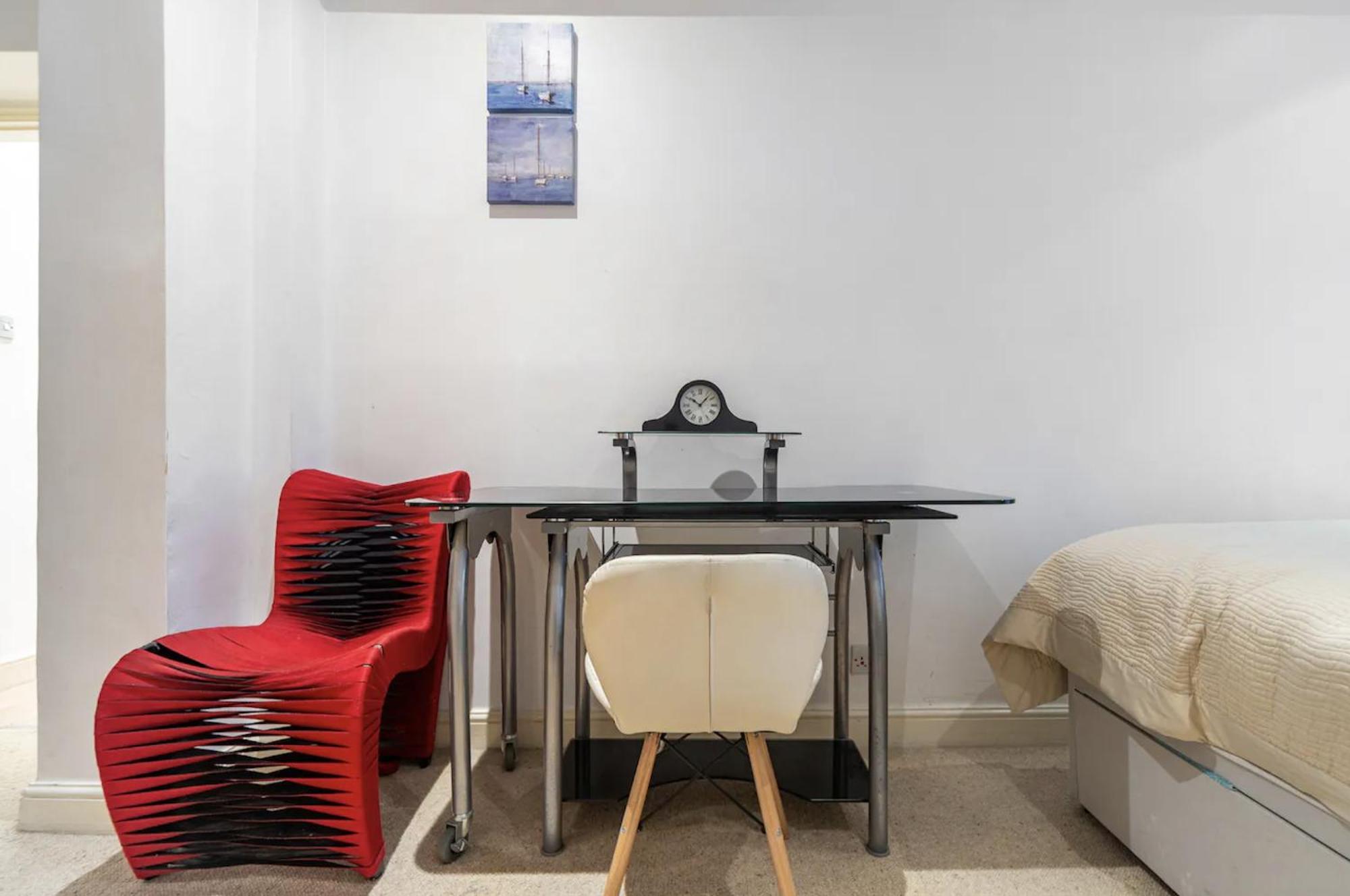 Spacious Knightsbridge Flat * London