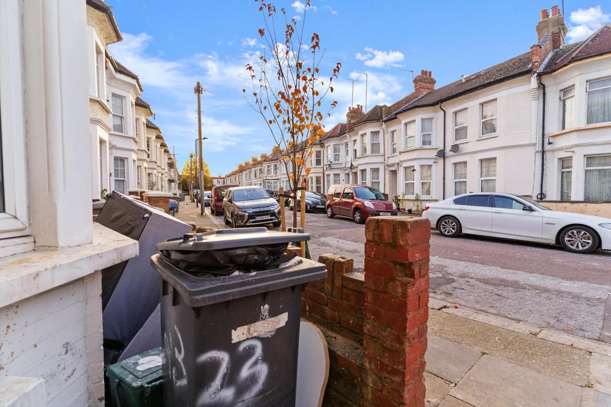 Modern Studio By Livestay Short Lets & Serviced * Londen
