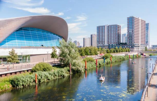 Amazing 2 Bedroom Flat In E20 Appartement *
