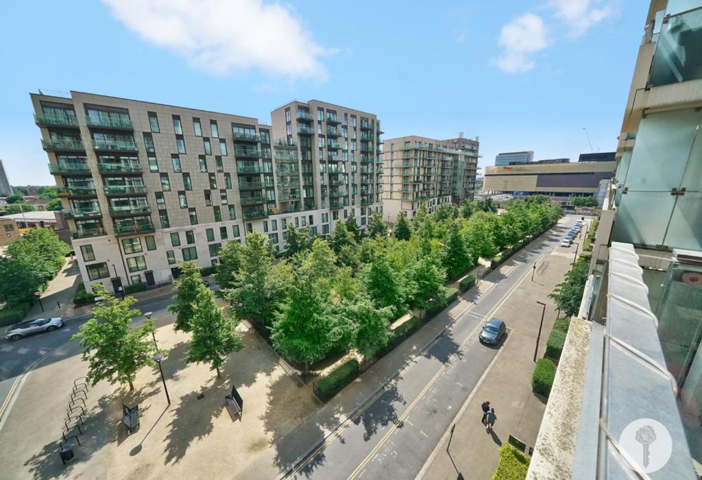 Amazing 2 Bedroom Flat In E20 Appartement
