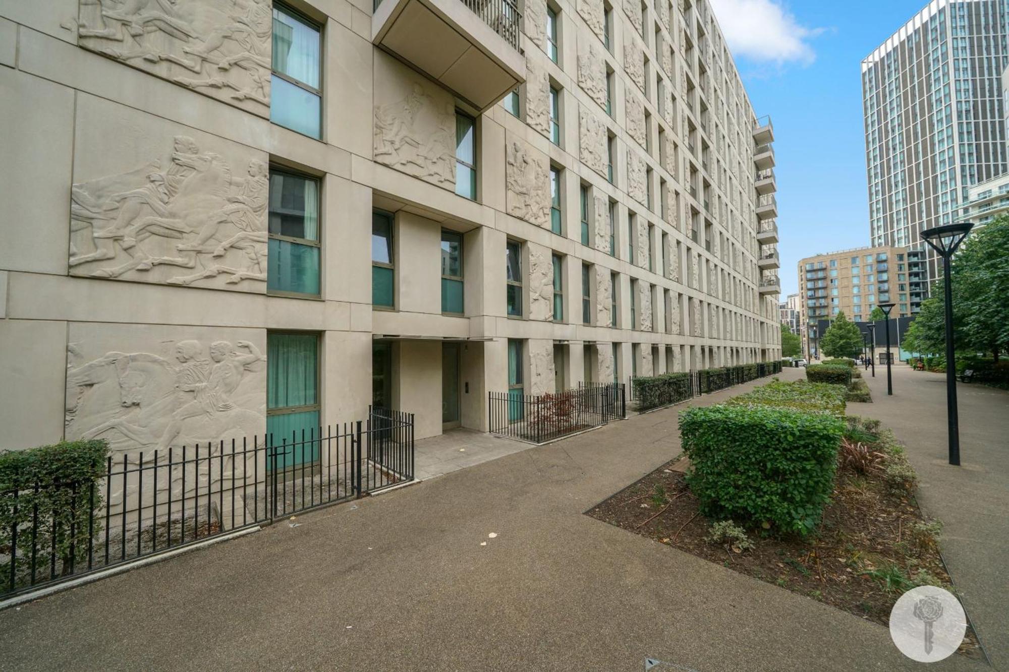 Amazing 2 Bedroom Flat In E20 Appartement *