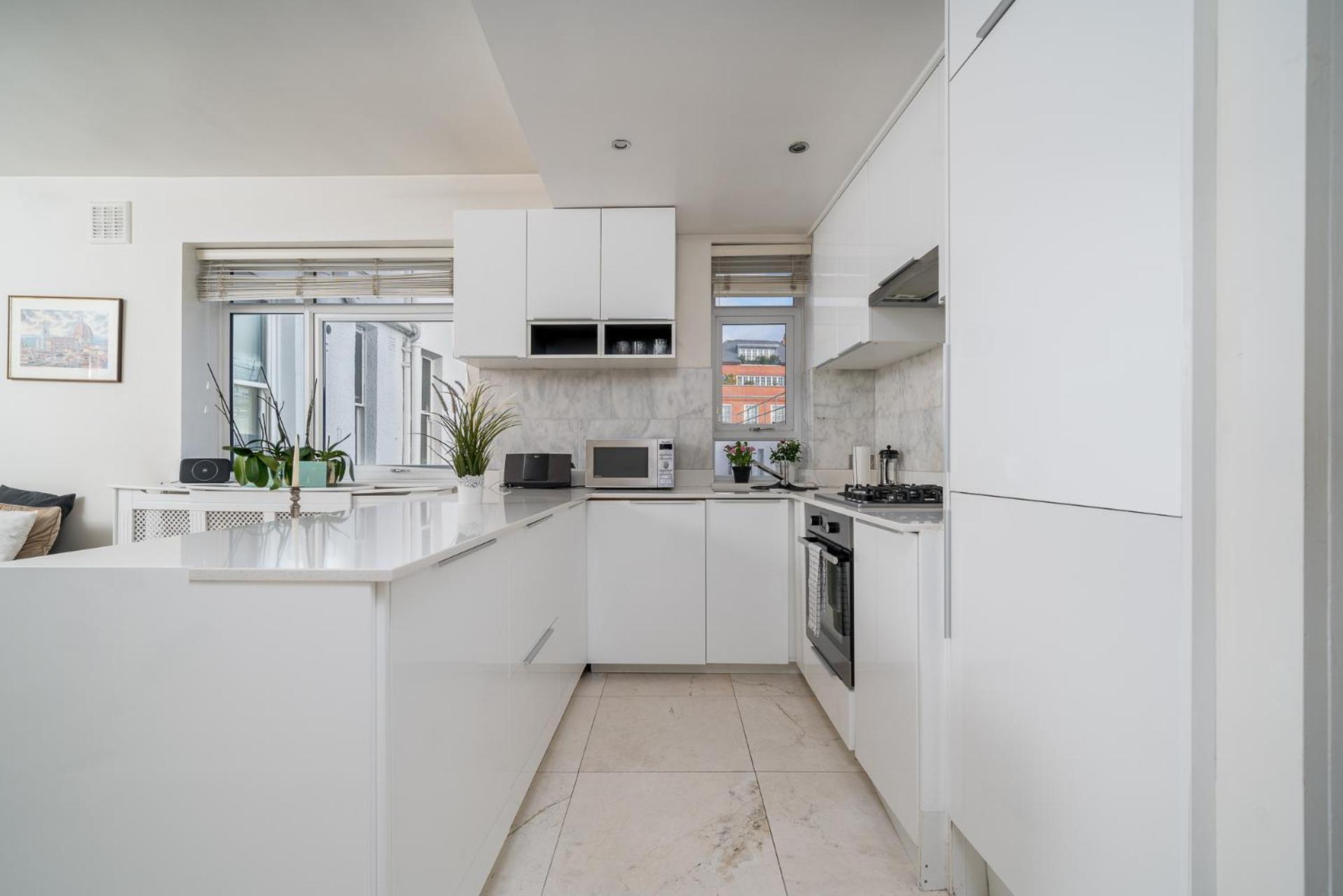 Modern & Elegant Chelsea Apartment, Prime Location, Near Harrods, Knightsbridge & Imperial College Apartment *