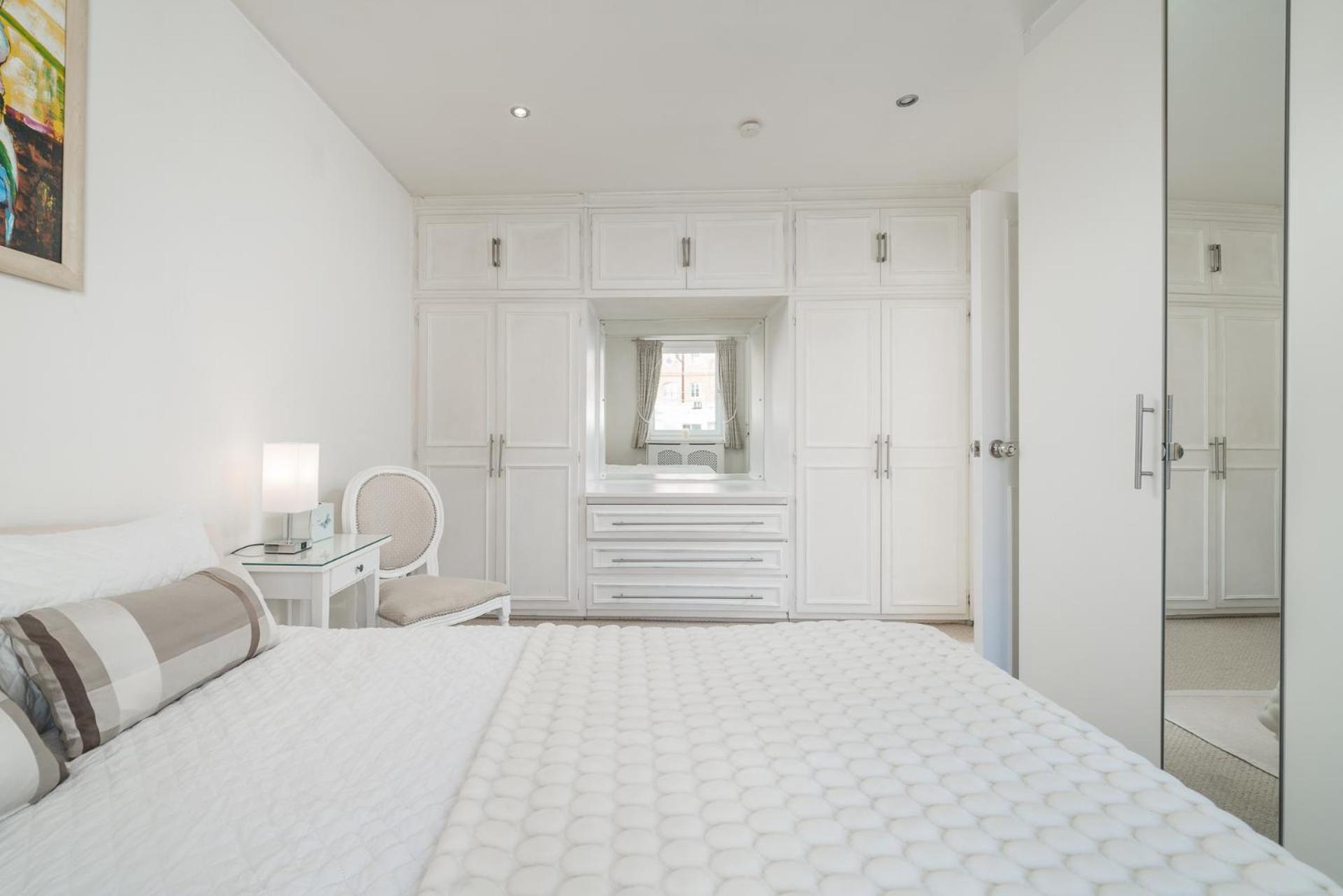 Modern & Elegant Chelsea Apartment, Prime Location, Near Harrods, Knightsbridge & Imperial College London