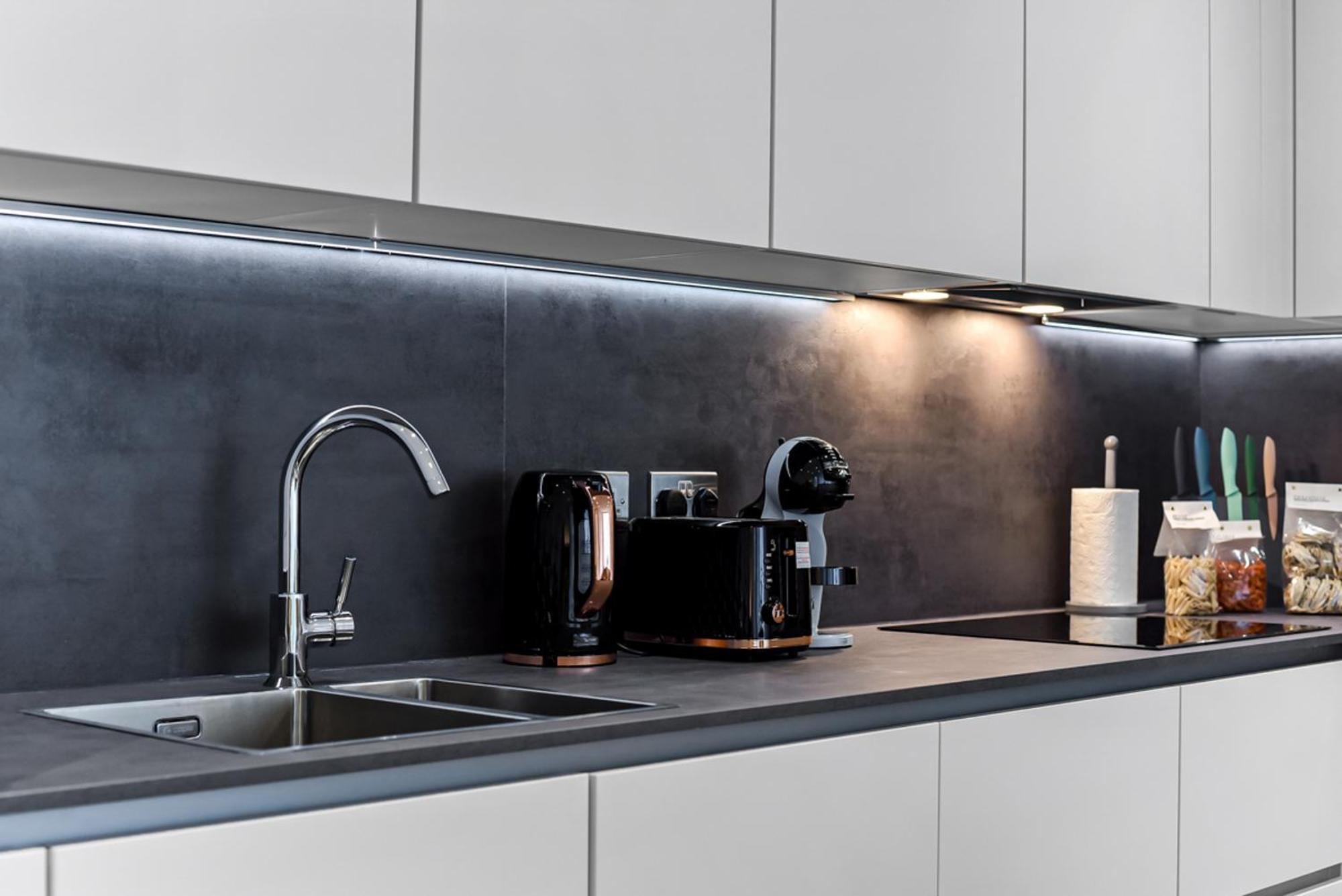 Stylish 2-bd For Trendy Urban Travelers - Sleeps 5