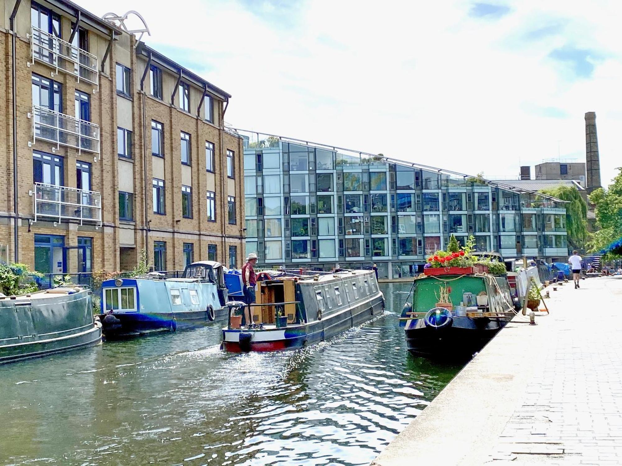 A Brand New Flat With 3 Bedrooms & 3 Baths In Zone 1 Angel For Max 9 Ppl London