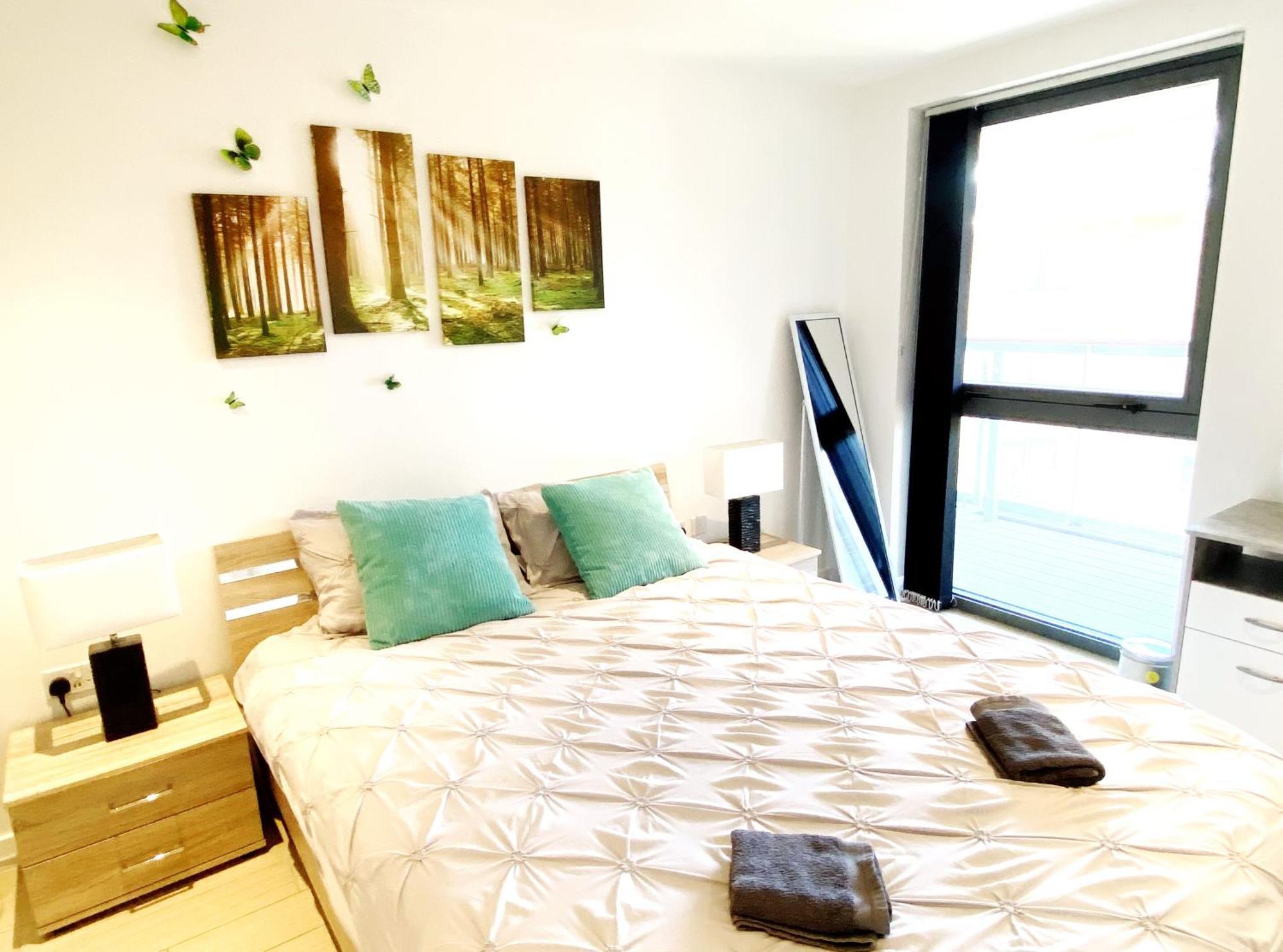 A Brand New Flat With 3 Bedrooms & 3 Baths In Zone 1 Angel For Max 9 Ppl Homestay