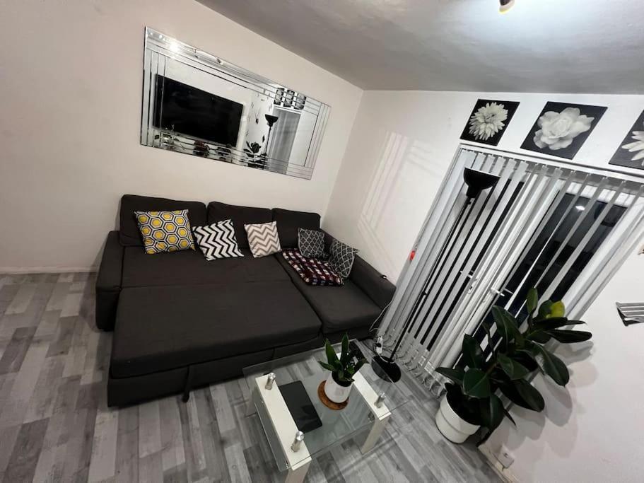1-bed Flat With Fast Wi-fi In Prime Location 15mins From Apartamento