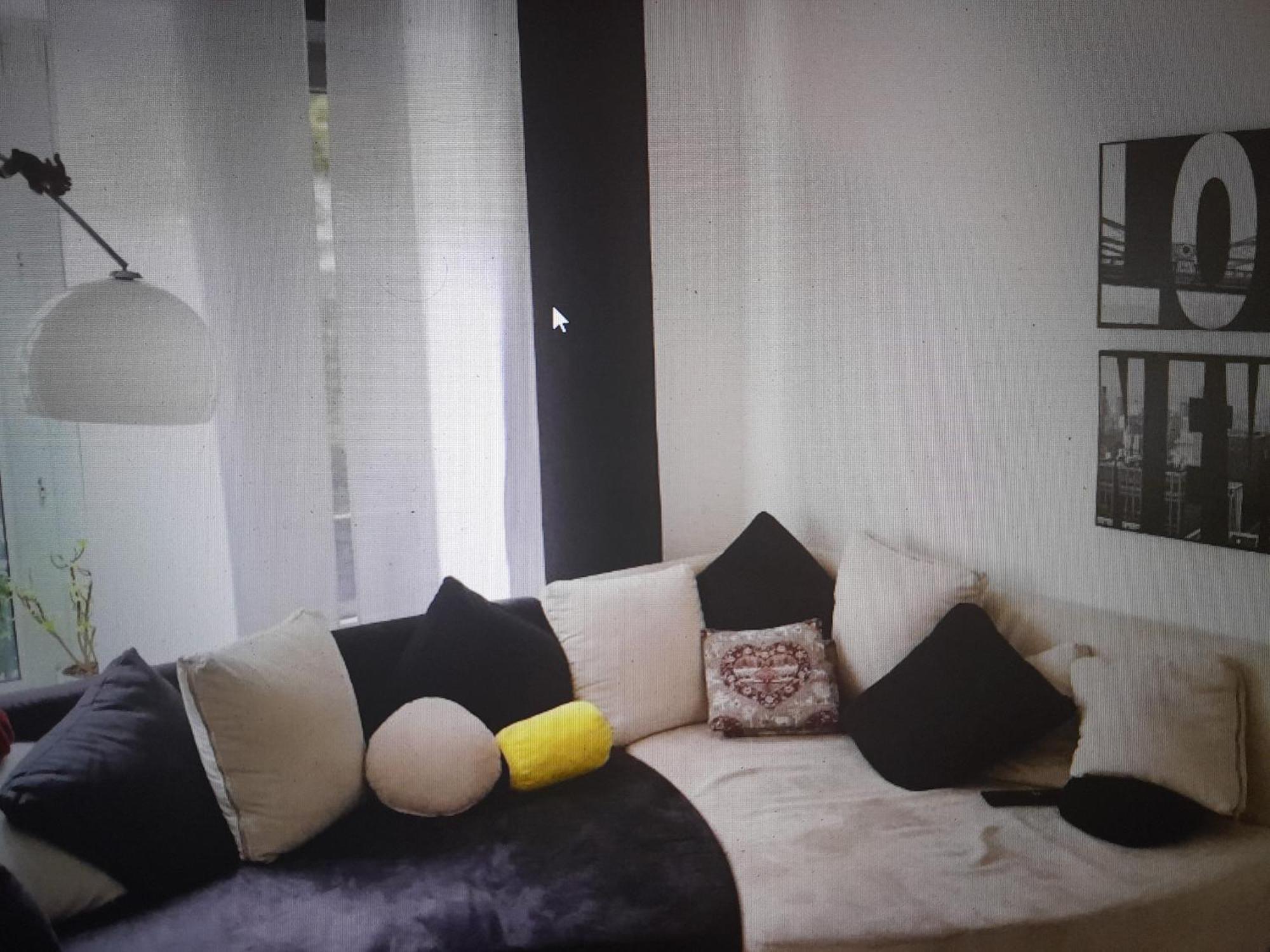 Apartment Burkes Retreat In Center