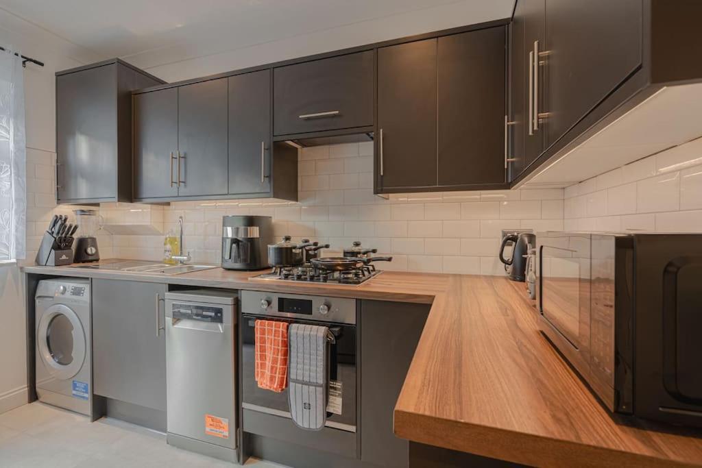 Putney Haven 3bd 2 Bath Sleeps 8 London