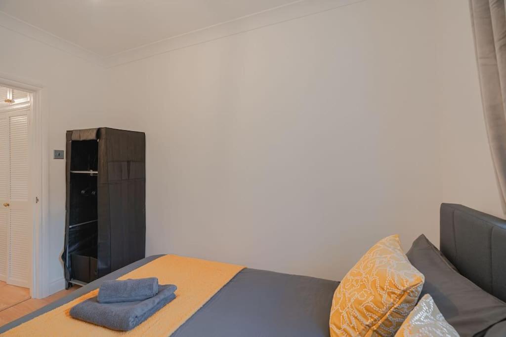 Putney Haven 3bd 2 Bath Sleeps 8 * London