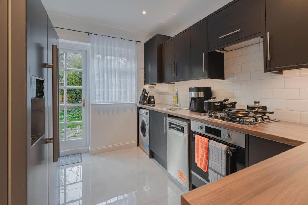 Putney Haven 3bd 2 Bath Sleeps 8 Apartment London