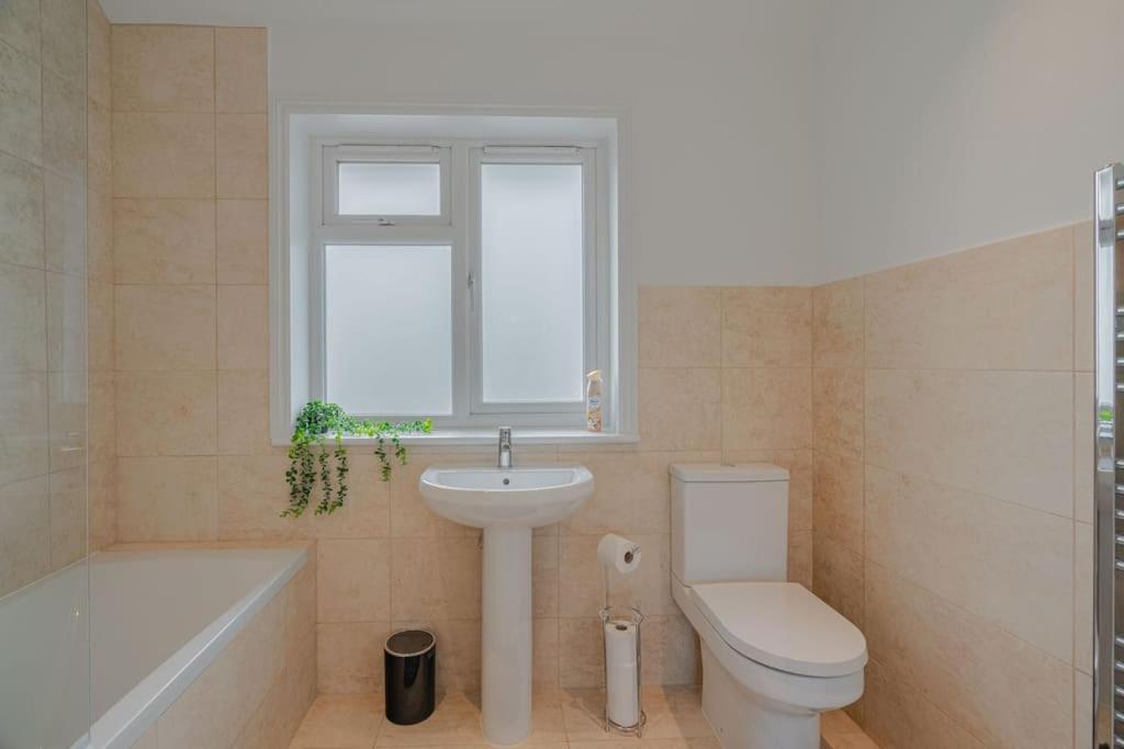 Putney Haven 3bd 2 Bath Sleeps 8 London