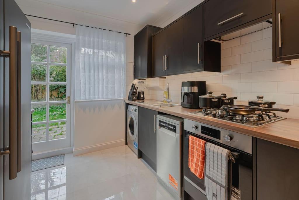 Putney Haven 3bd 2 Bath Sleeps 8 Apartment London