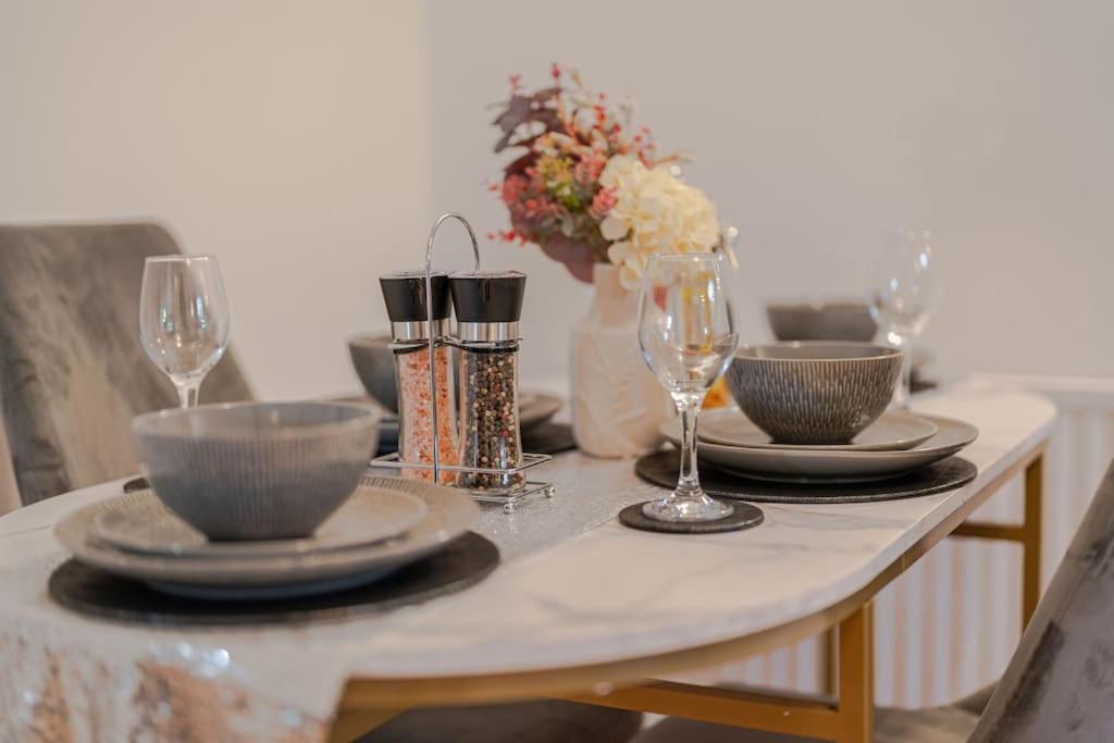 Apartment Putney Haven 3bd 2 Bath Sleeps 8 London