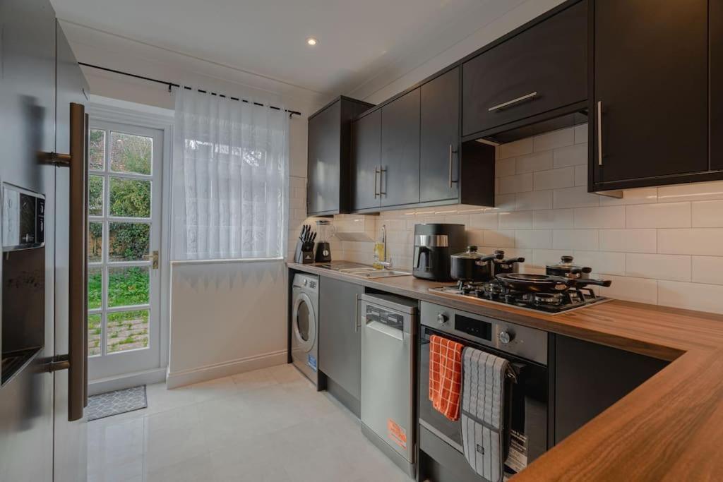 Putney Haven 3bd 2 Bath Sleeps 8 * London