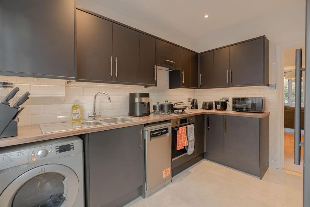 Putney Haven 3bd 2 Bath Sleeps 8 Apartment *