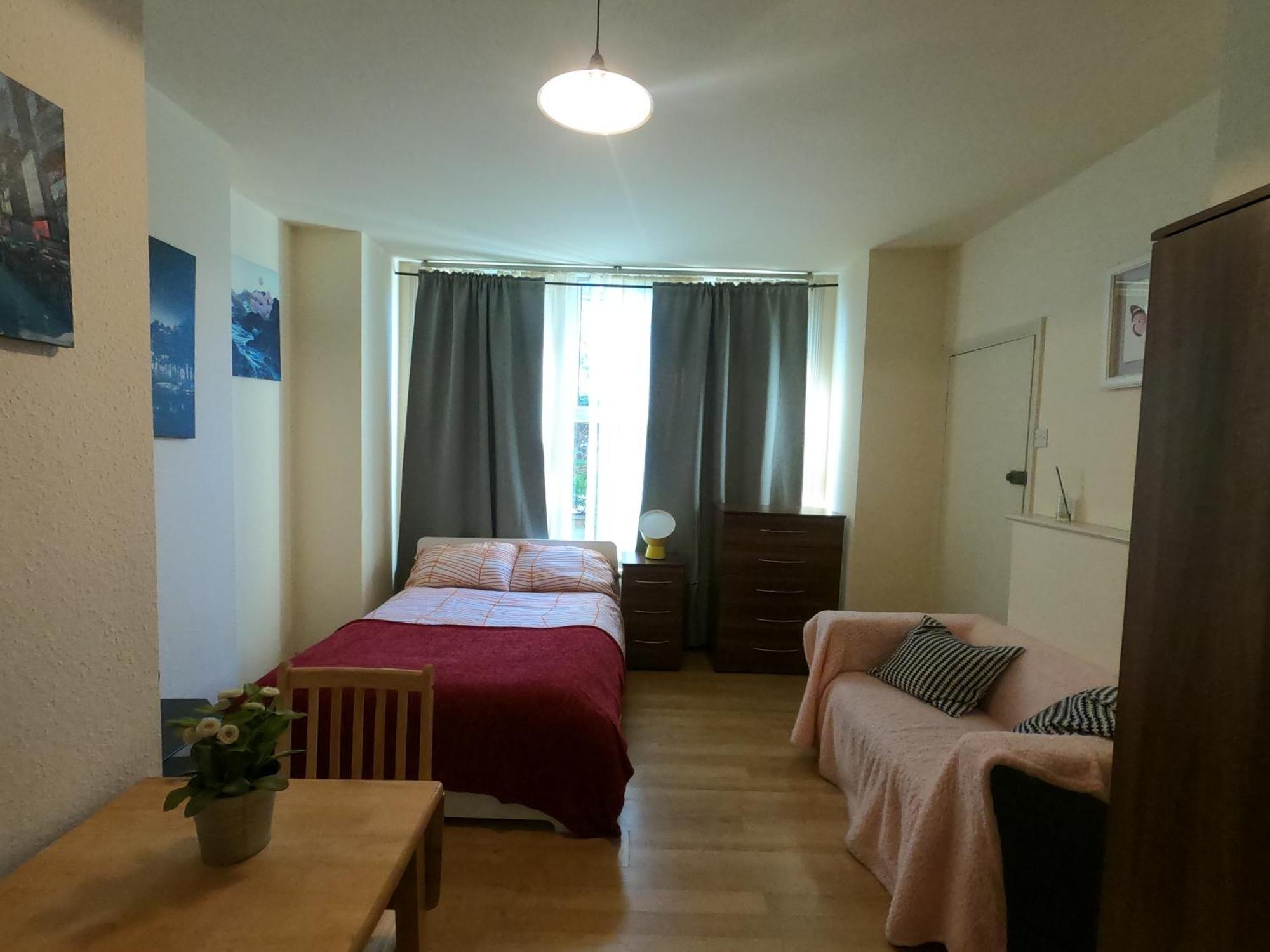 Studio 20 Ash Aparthotel
