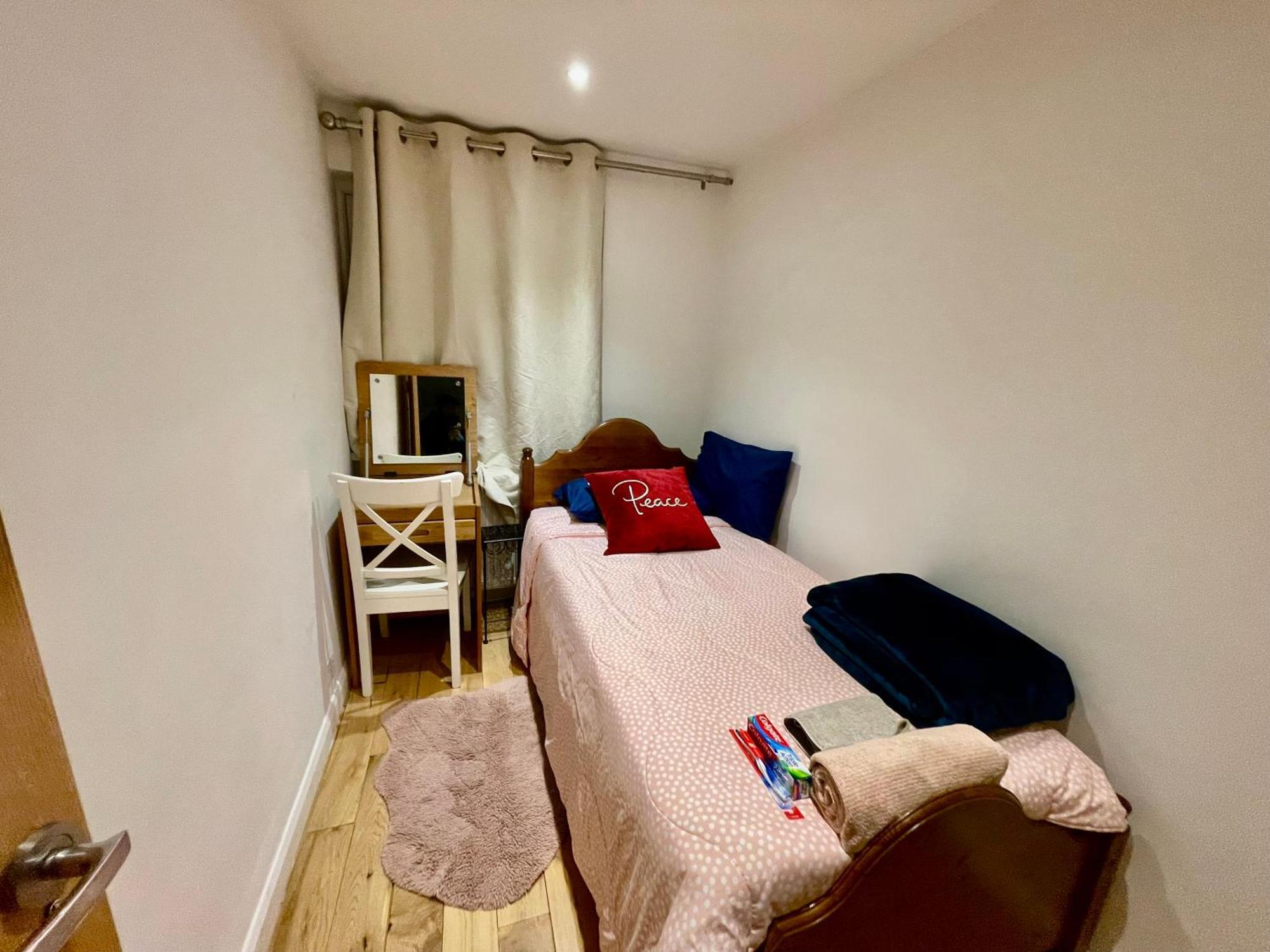 Villa Luxe 4 Bedroom House With 4 Bathrooms - Elizabeth Line & Acton Stations At Walking Distance *