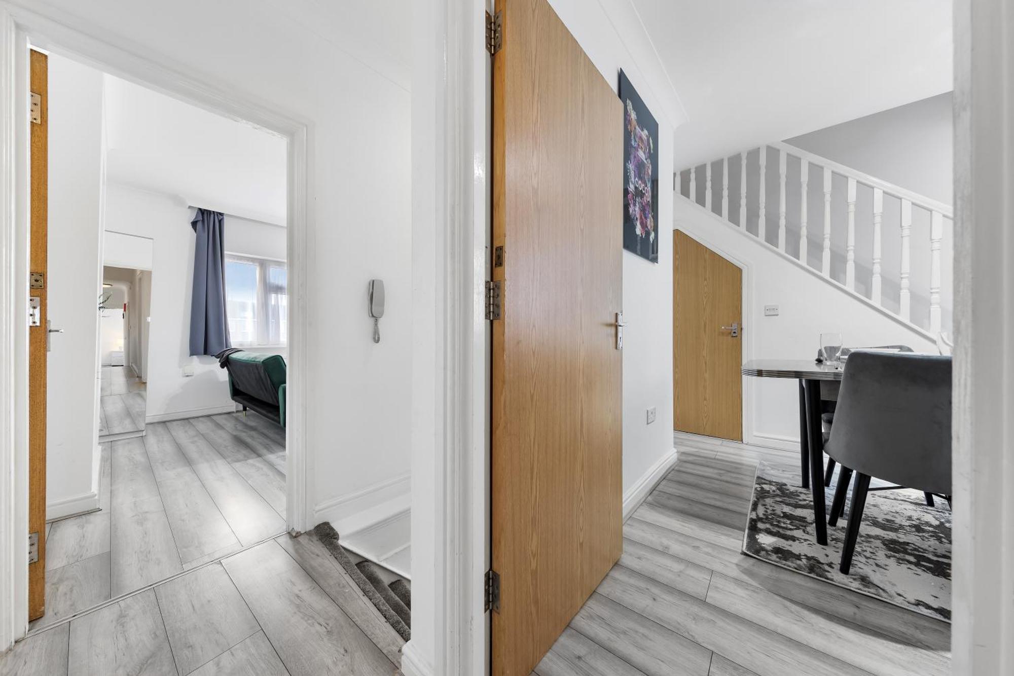 Apartment Hype - 10 Mins To Stadium - Sleeps 8