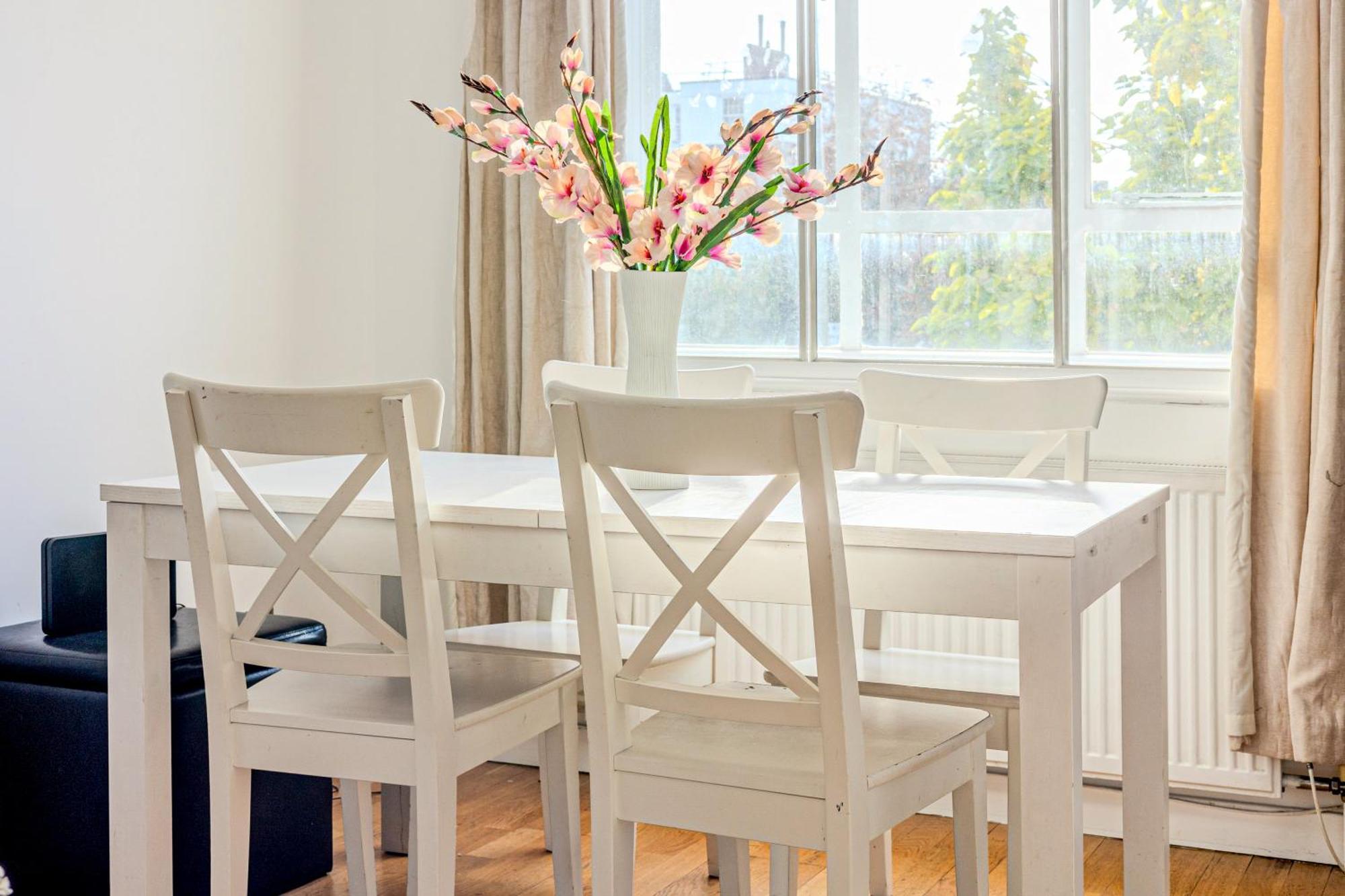 Apartment Spacious & Bright 1 Bdr Apt On The Kings Road