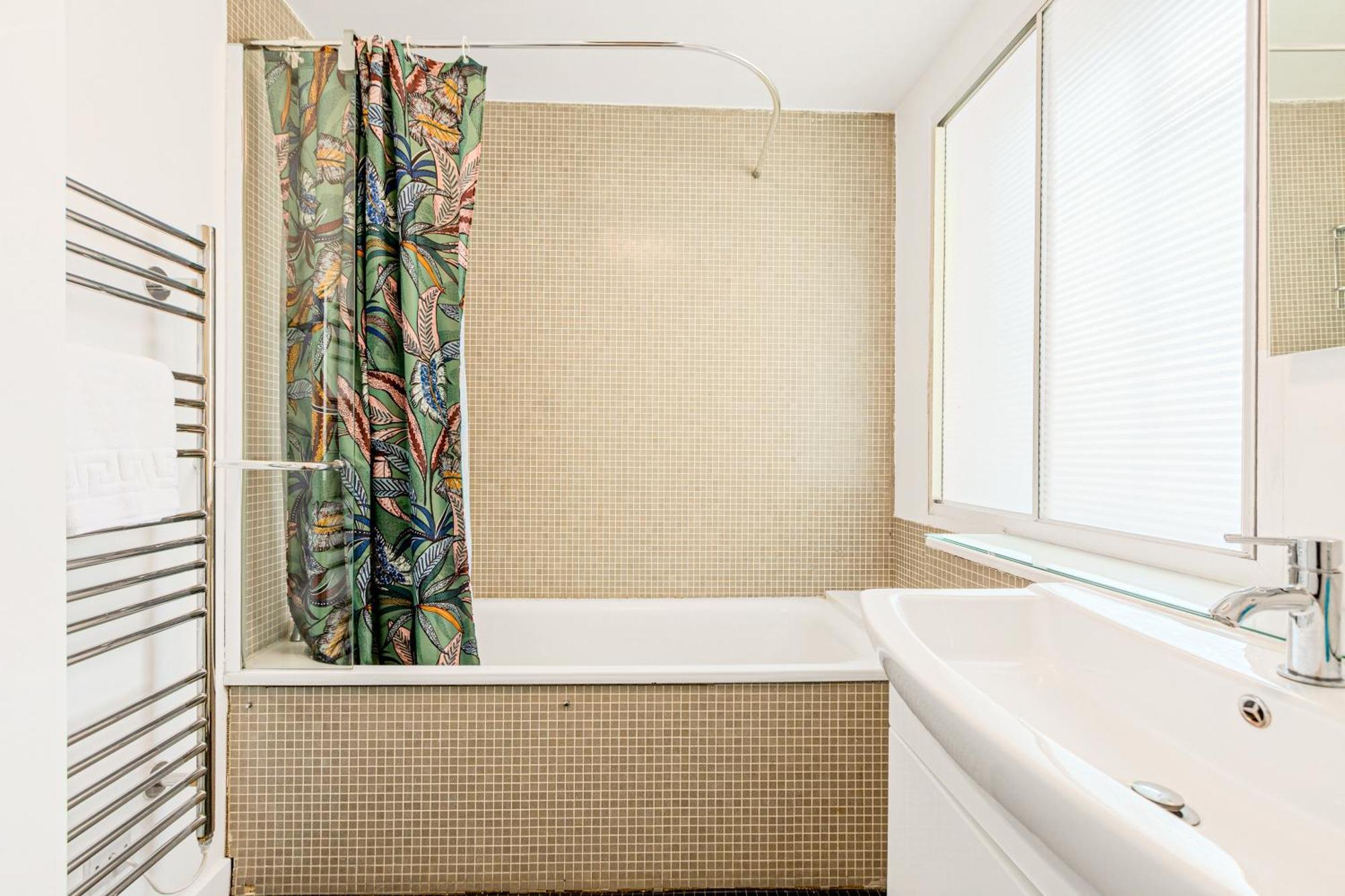 Apartment Spacious & Bright 1 Bdr Apt On The Kings Road *