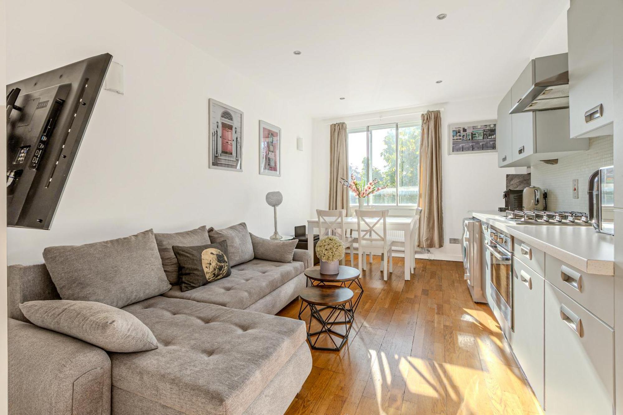 Spacious & Bright 1 Bdr Apt On The Kings Road Londen