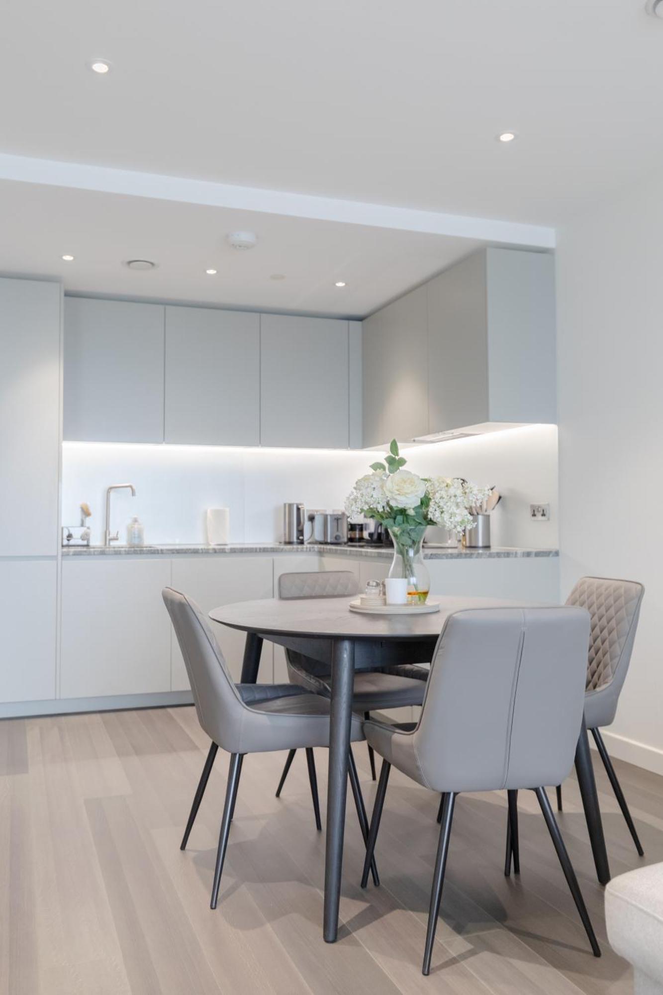 Ravishing 1bd Flat - 2 Minute Walk From The O2! *