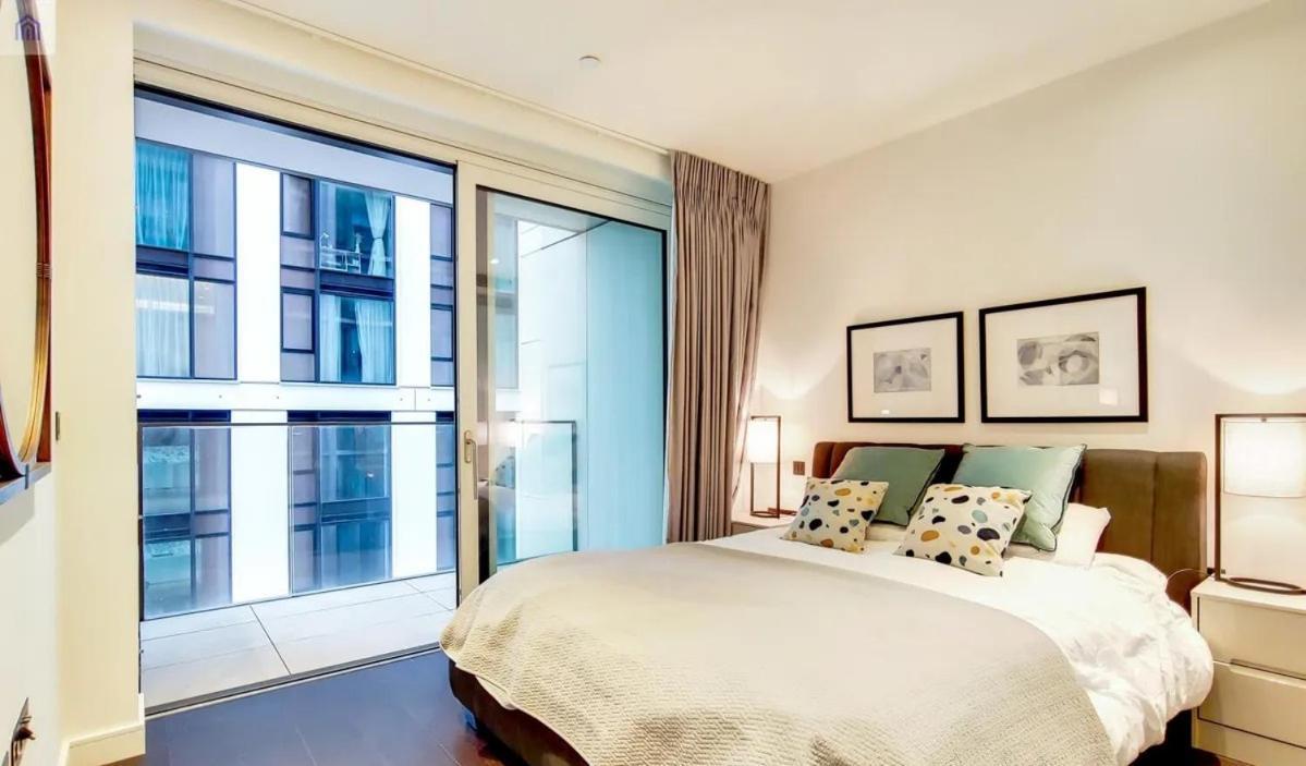 Apartment Luxury Sophia 4 Bedroom 8 Sleeps London