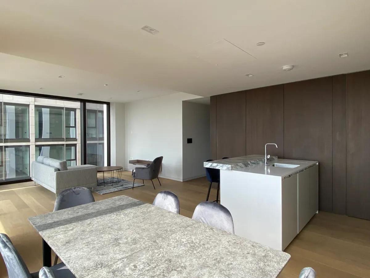 Luxury Sophia 4 Bedroom 8 Sleeps Apartment London